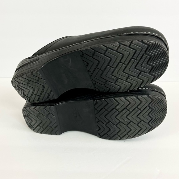 NWT dansko Sonja Oiled Black Leather Sz EU 39 Women Open Heel Clogs- With Flaw - Picture 9 of 15